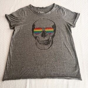 Chaser Rainbow Skull Graphic Tee Women’s Medium Gray Burnout Rolled Sleeve Top